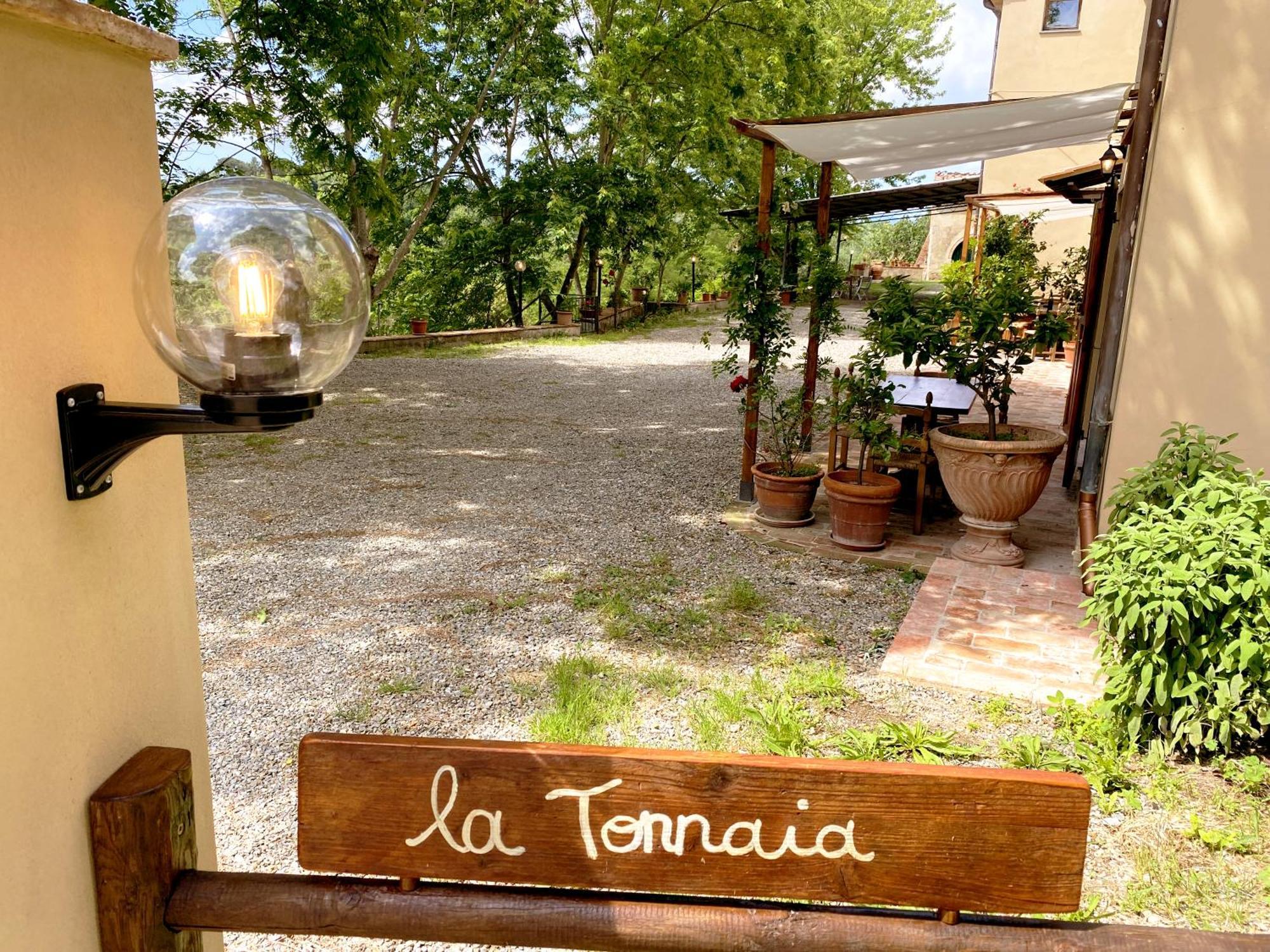 Apartamento La Tonnaia Lari Exterior foto